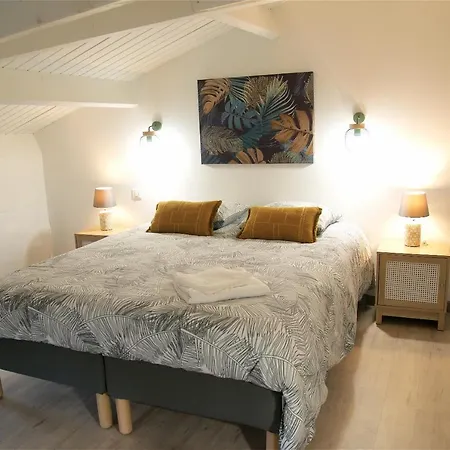 Bord De De La Comte Country house *