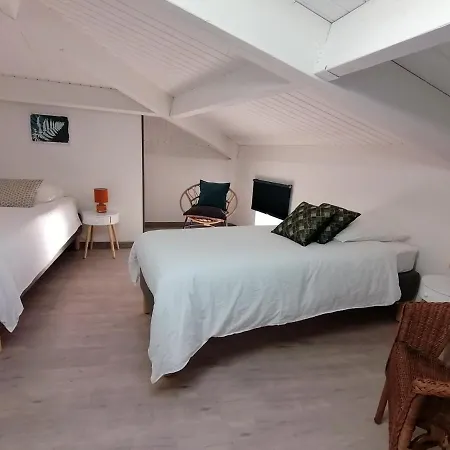 Bord De De La Comte Country house